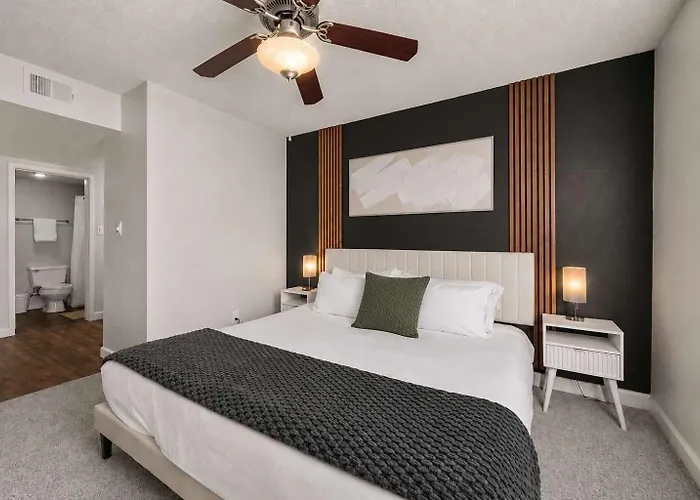 Spacious 2br Pool Gym Near Asu Apartment